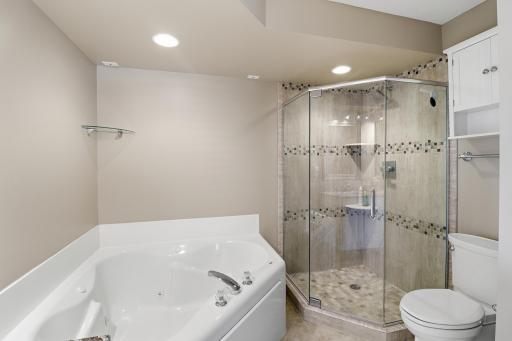 8852 Brunell Way, Inver Grove Heights, MN 55076