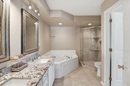 8852 Brunell Way, Inver Grove Heights, MN 55076