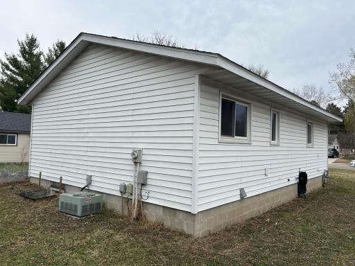 909 7th Avenue N, Princeton, MN 55371