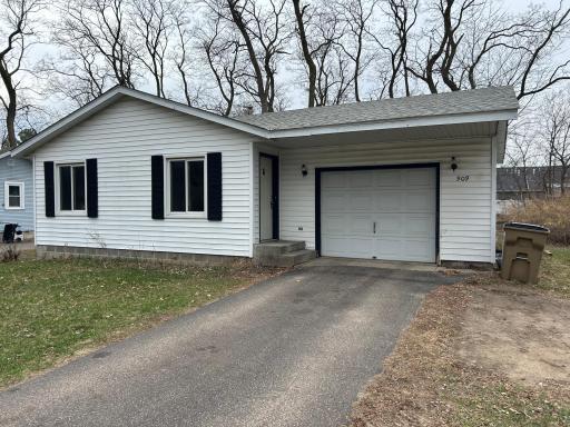 909 7th Avenue N, Princeton, MN 55371