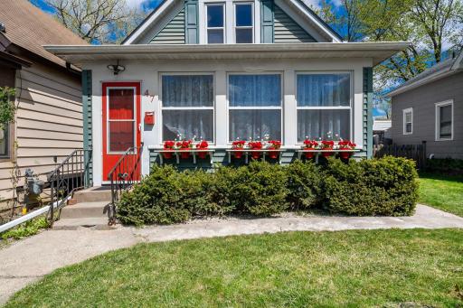 47 Lawson Avenue W, Saint Paul, MN 55117