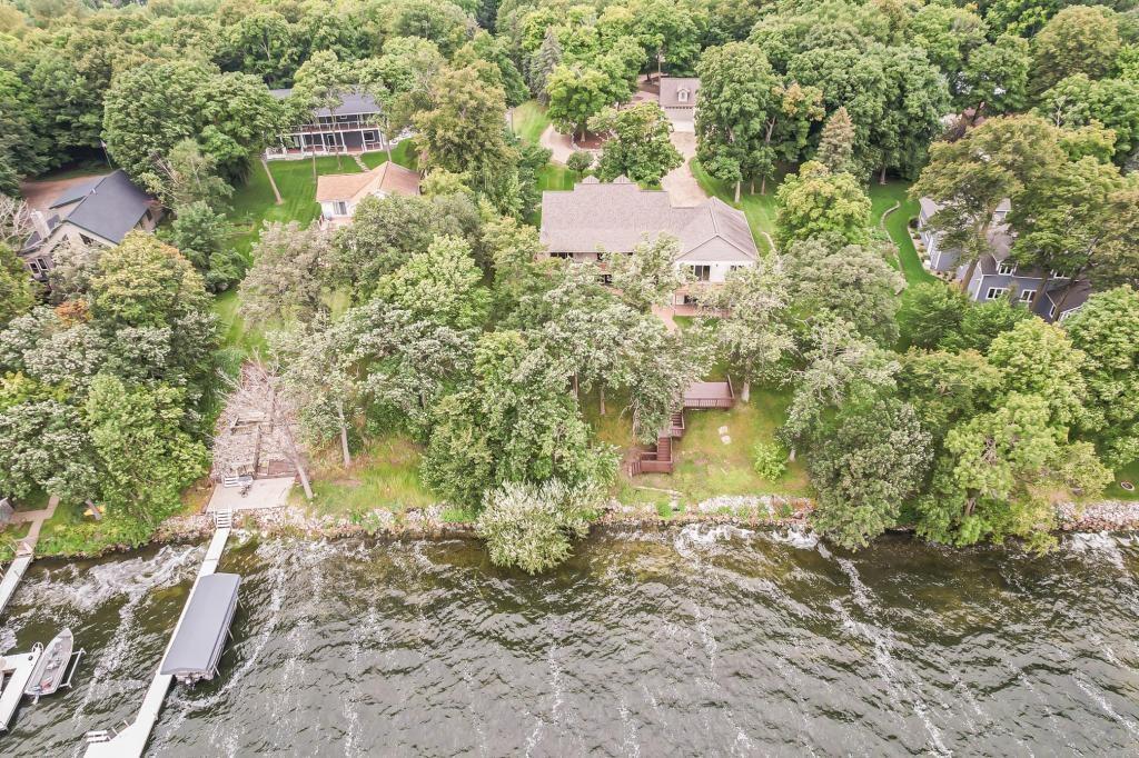 125 Ft lake front.jpg