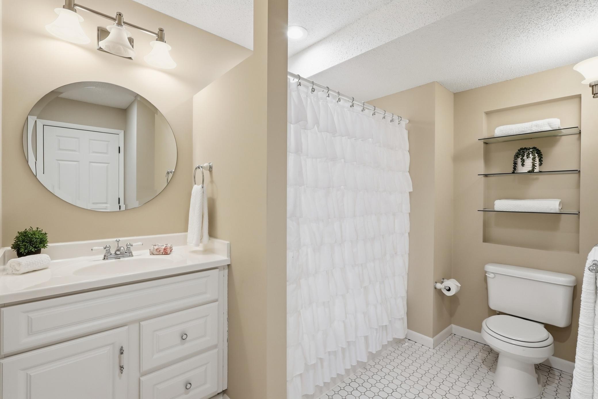 Lower level full bath