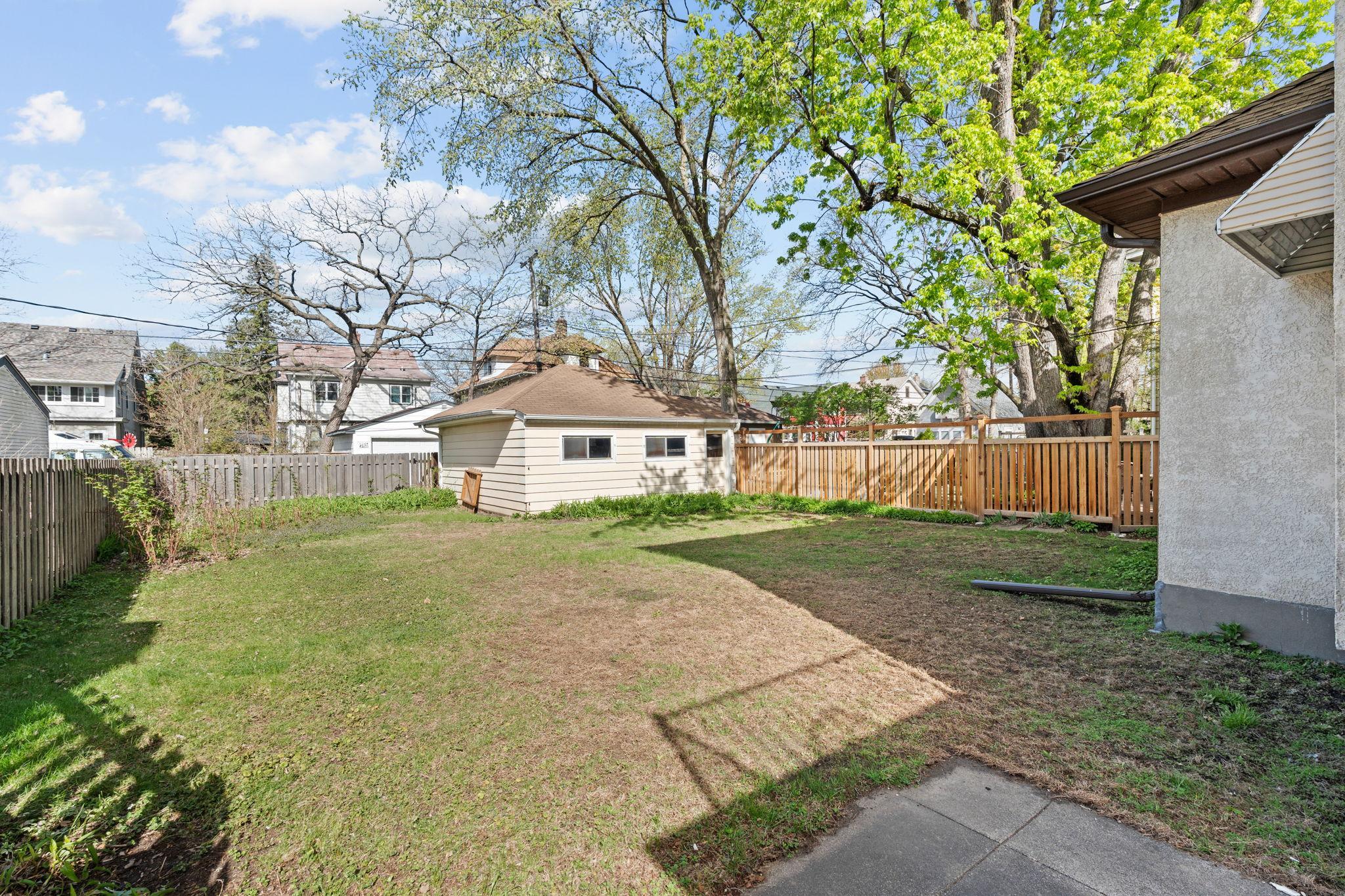 4-web-or-mls-3136 Dupont Ave S-4.jpg