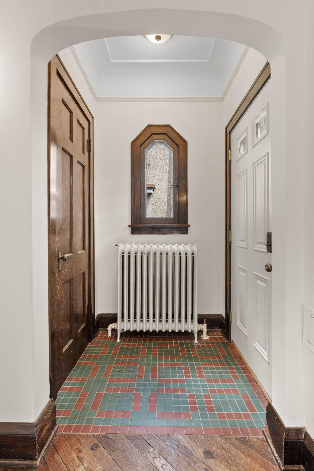 17-web-or-mls-3136 Dupont Ave S-17.jpg