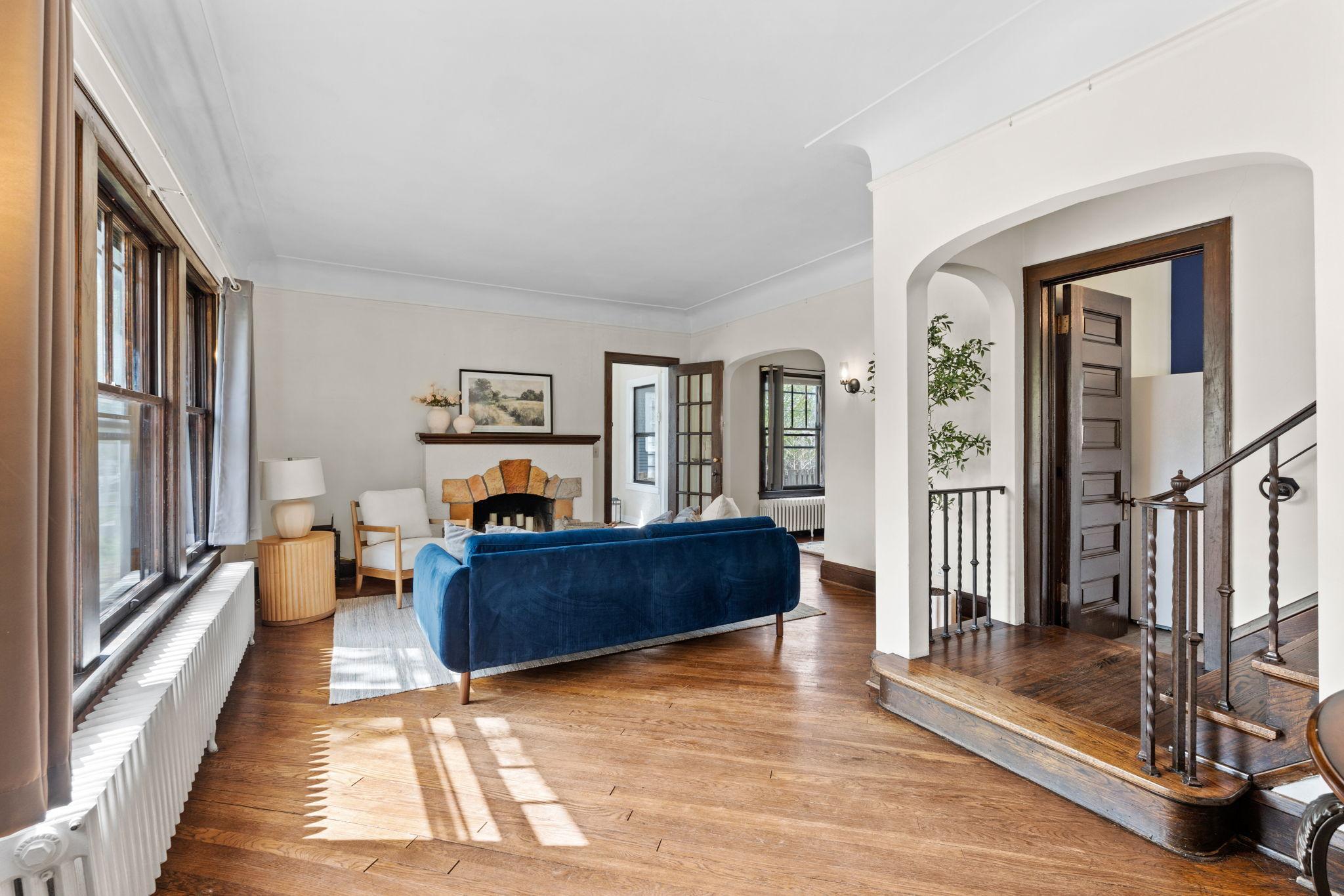 19-web-or-mls-3136 Dupont Ave S-19.jpg