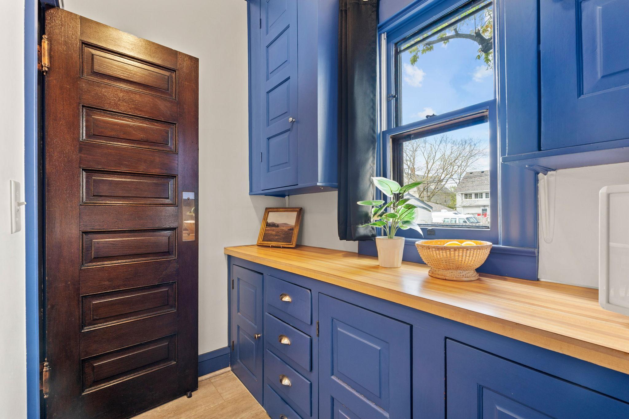 36-web-or-mls-3136 Dupont Ave S-36.jpg