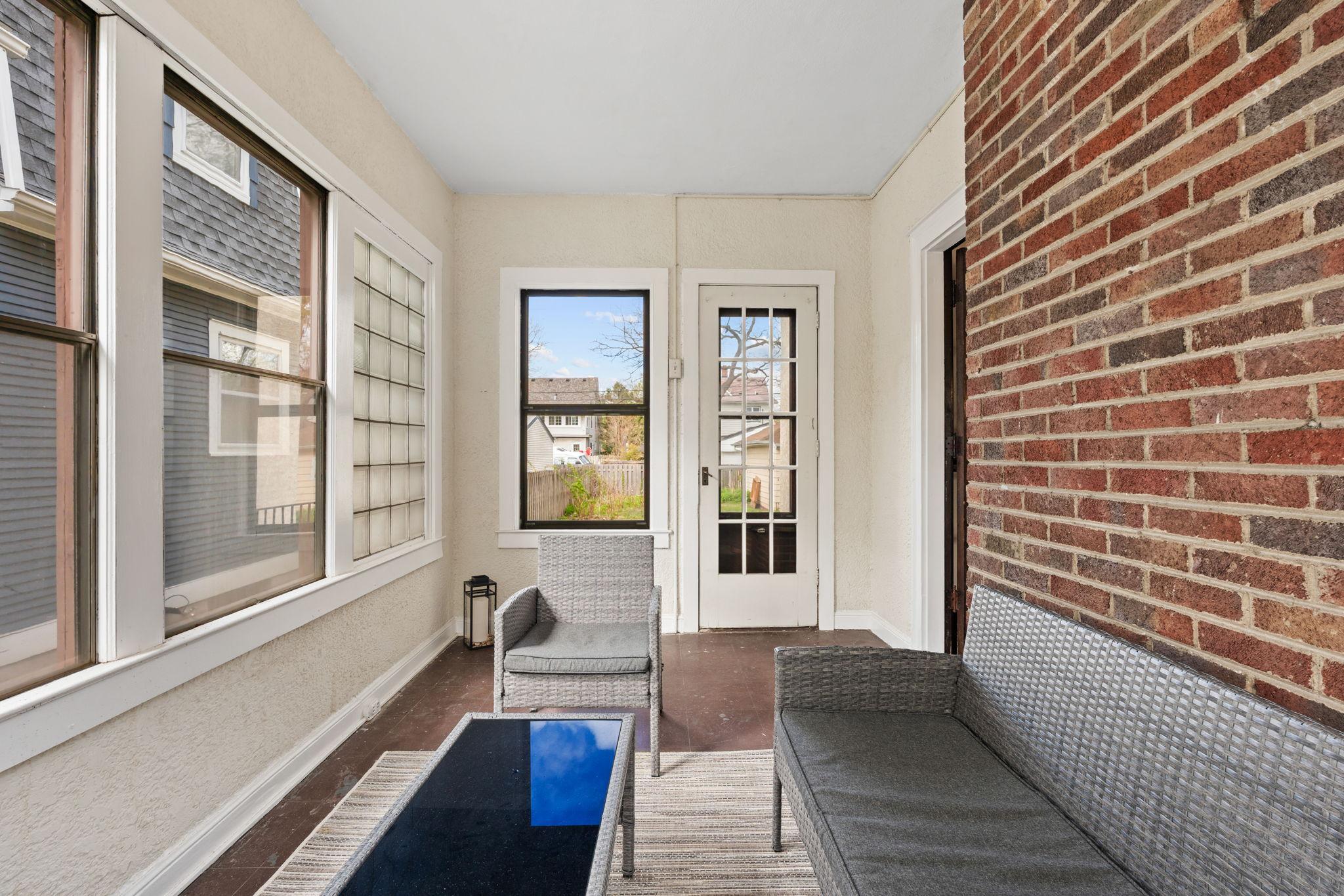 38-web-or-mls-3136 Dupont Ave S-38.jpg