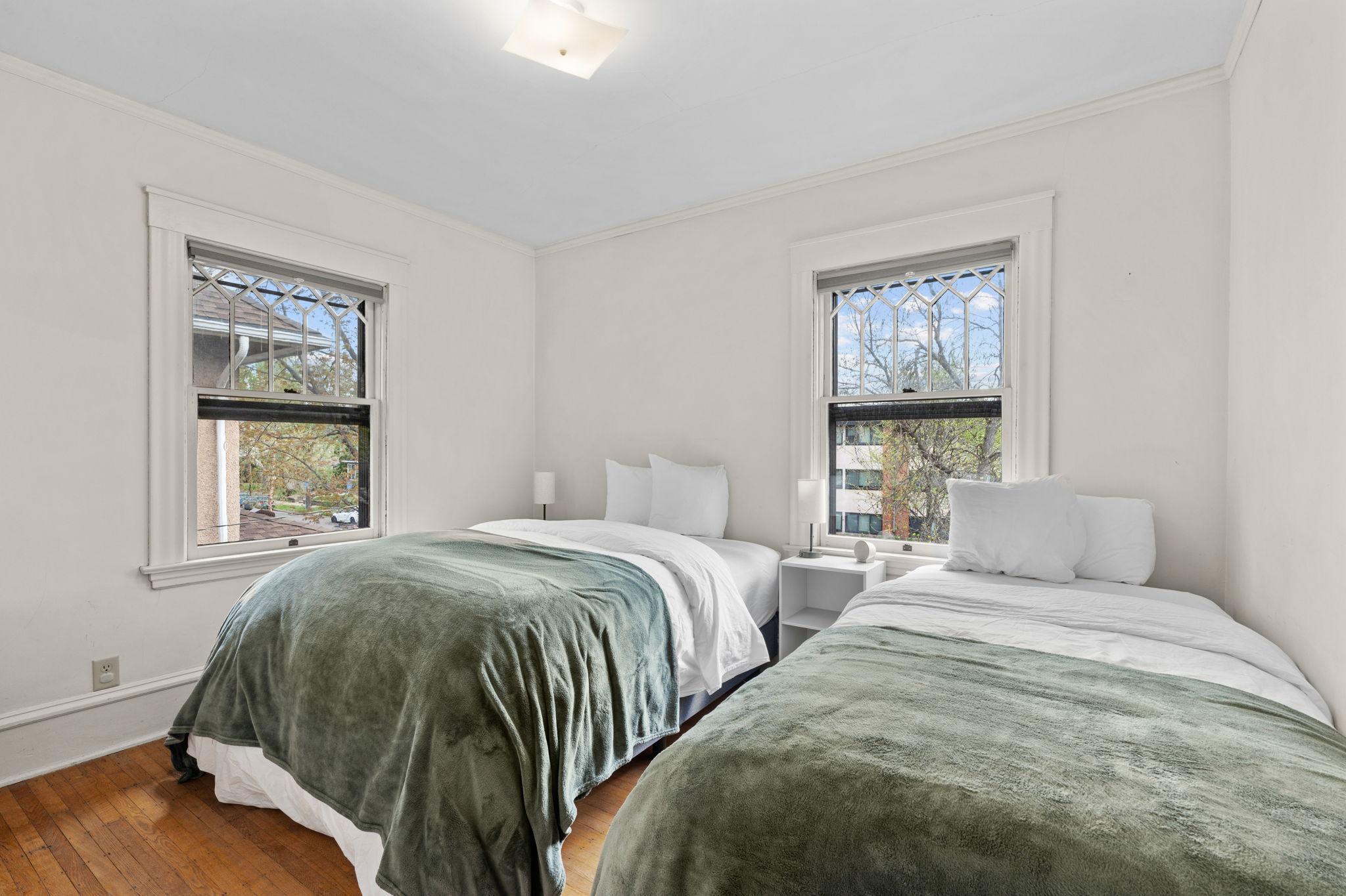 45-web-or-mls-3136 Dupont Ave S-45.jpg