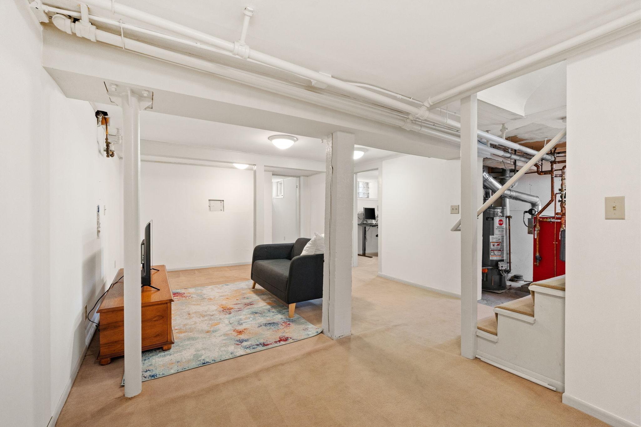 52-web-or-mls-3136 Dupont Ave S-52.jpg