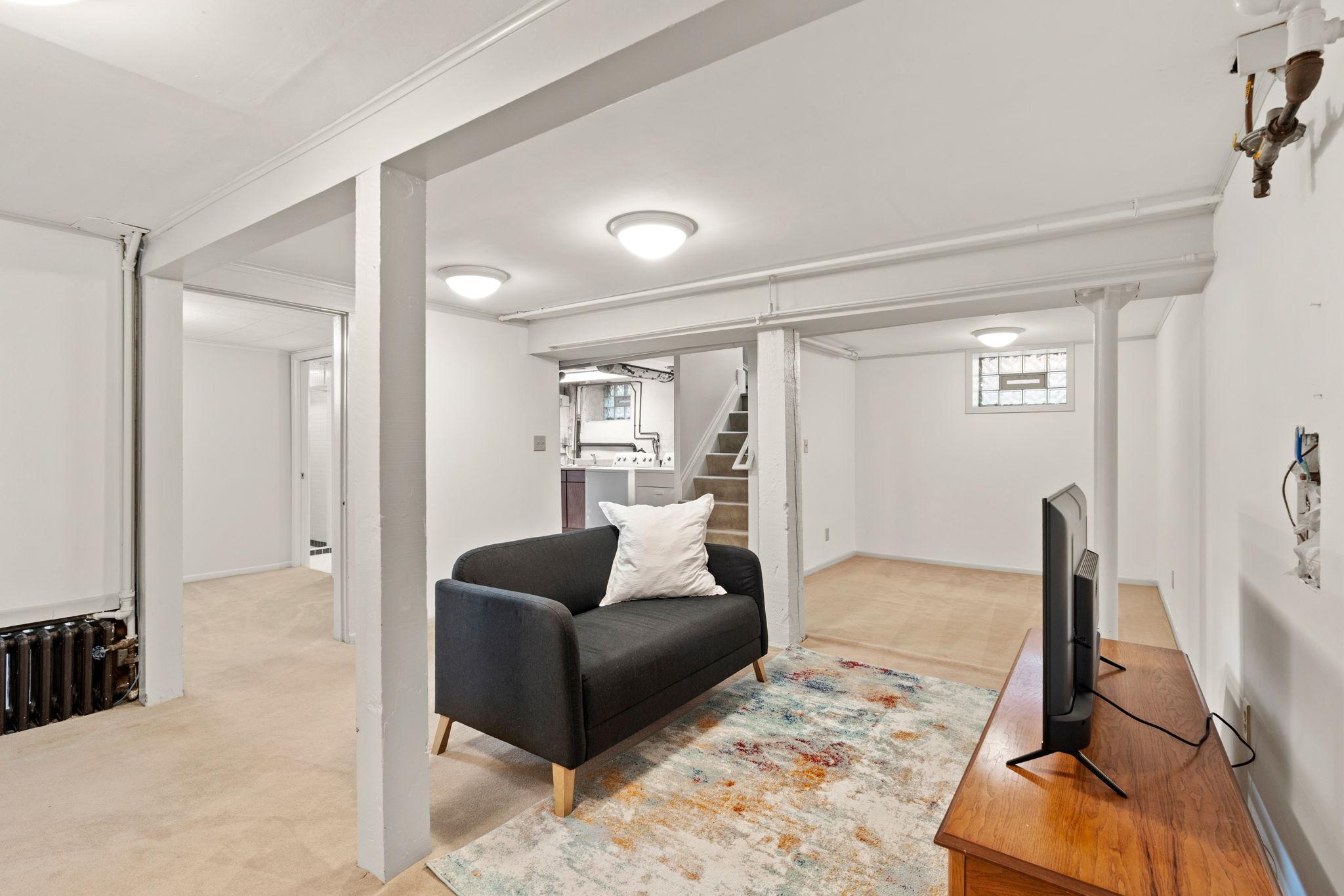 51-web-or-mls-3136 Dupont Ave S-51.jpg