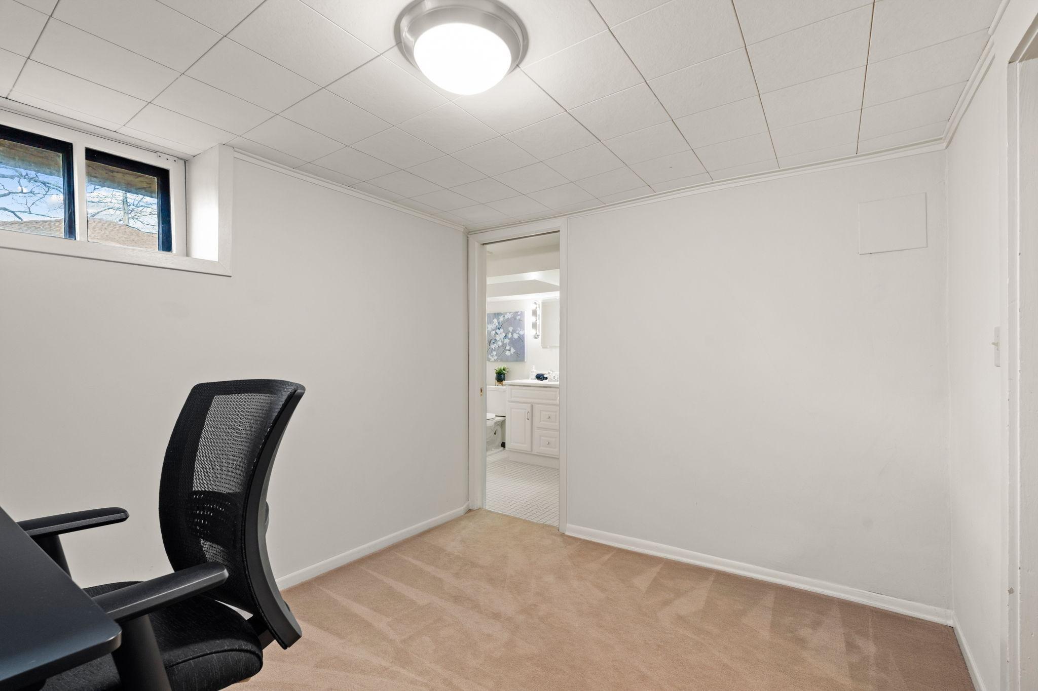 55-web-or-mls-3136 Dupont Ave S-55.jpg