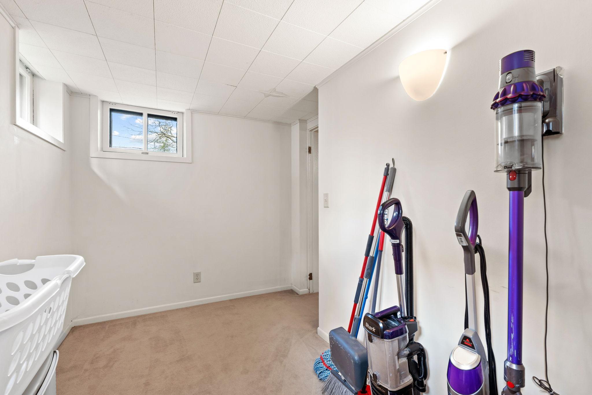 54-web-or-mls-3136 Dupont Ave S-54.jpg