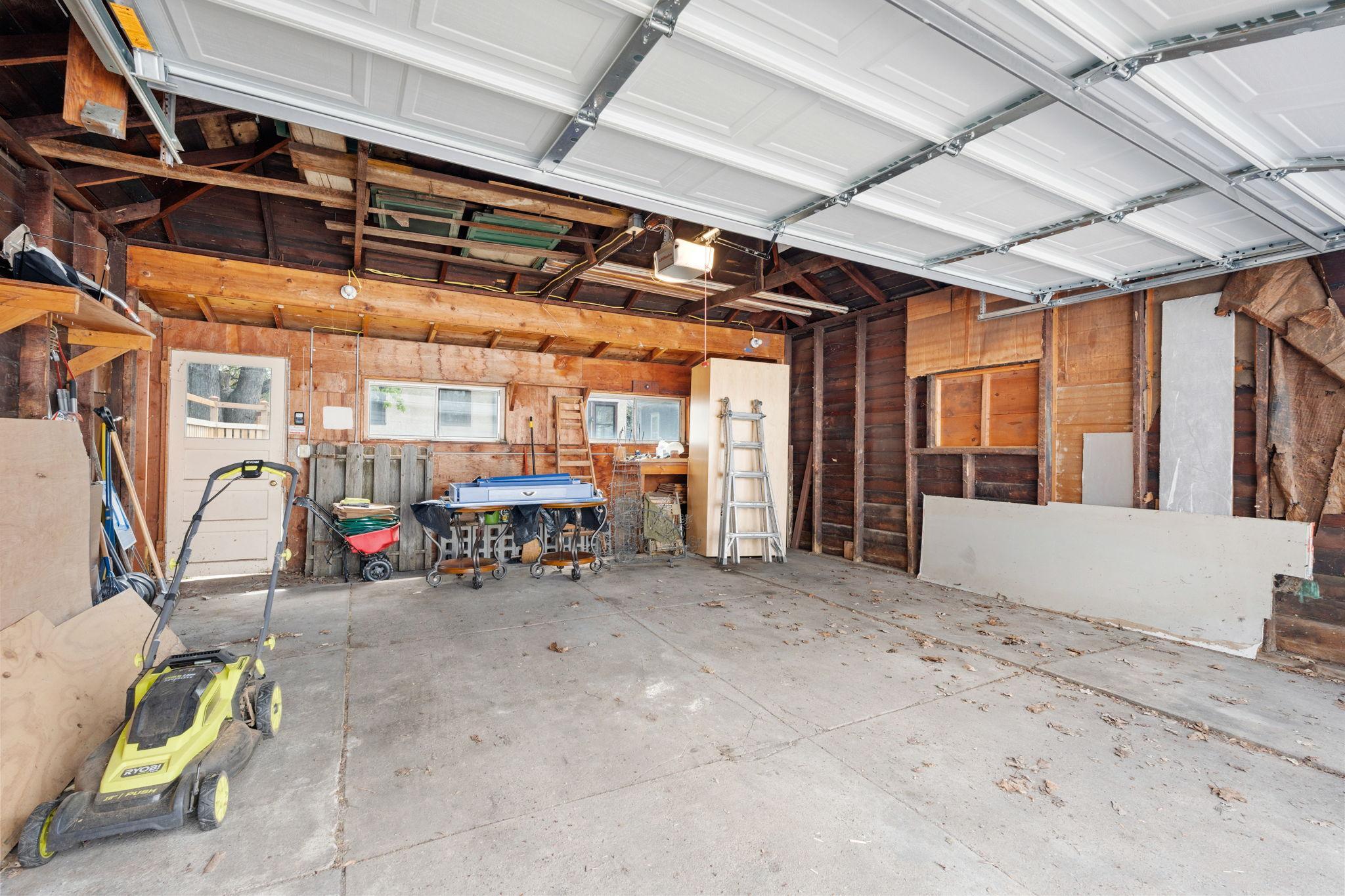 61-web-or-mls-3136 Dupont Ave S-61.jpg