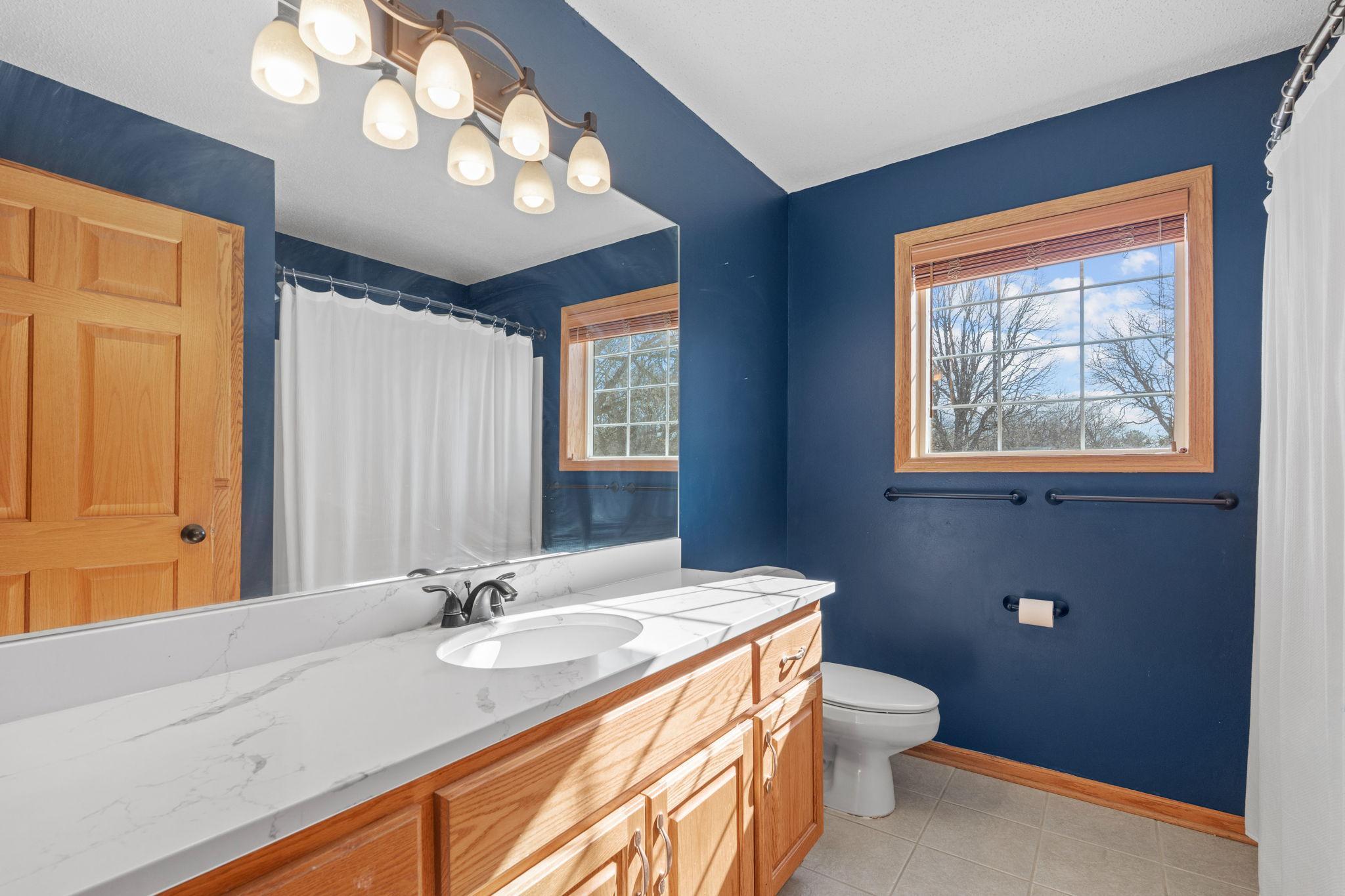 37-web-or-mls-615 Oakwood Dr-37.jpg