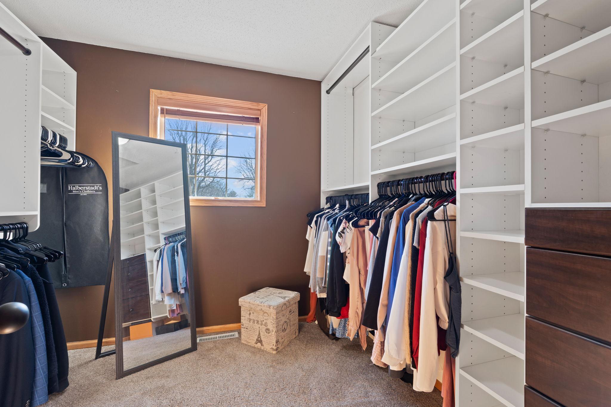 44-web-or-mls-615 Oakwood Dr-44.jpg