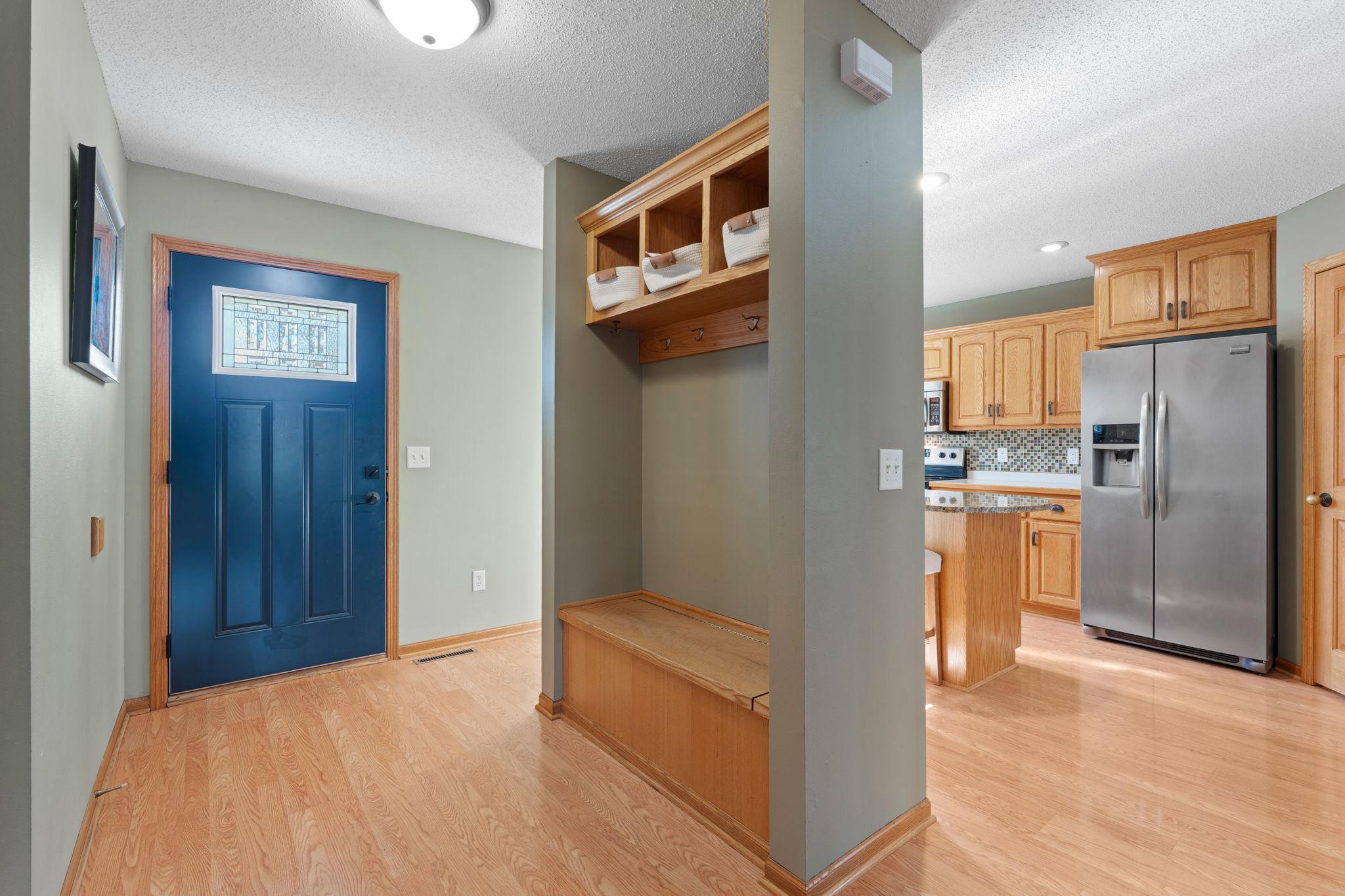 18-web-or-mls-615 Oakwood Dr-18.jpg