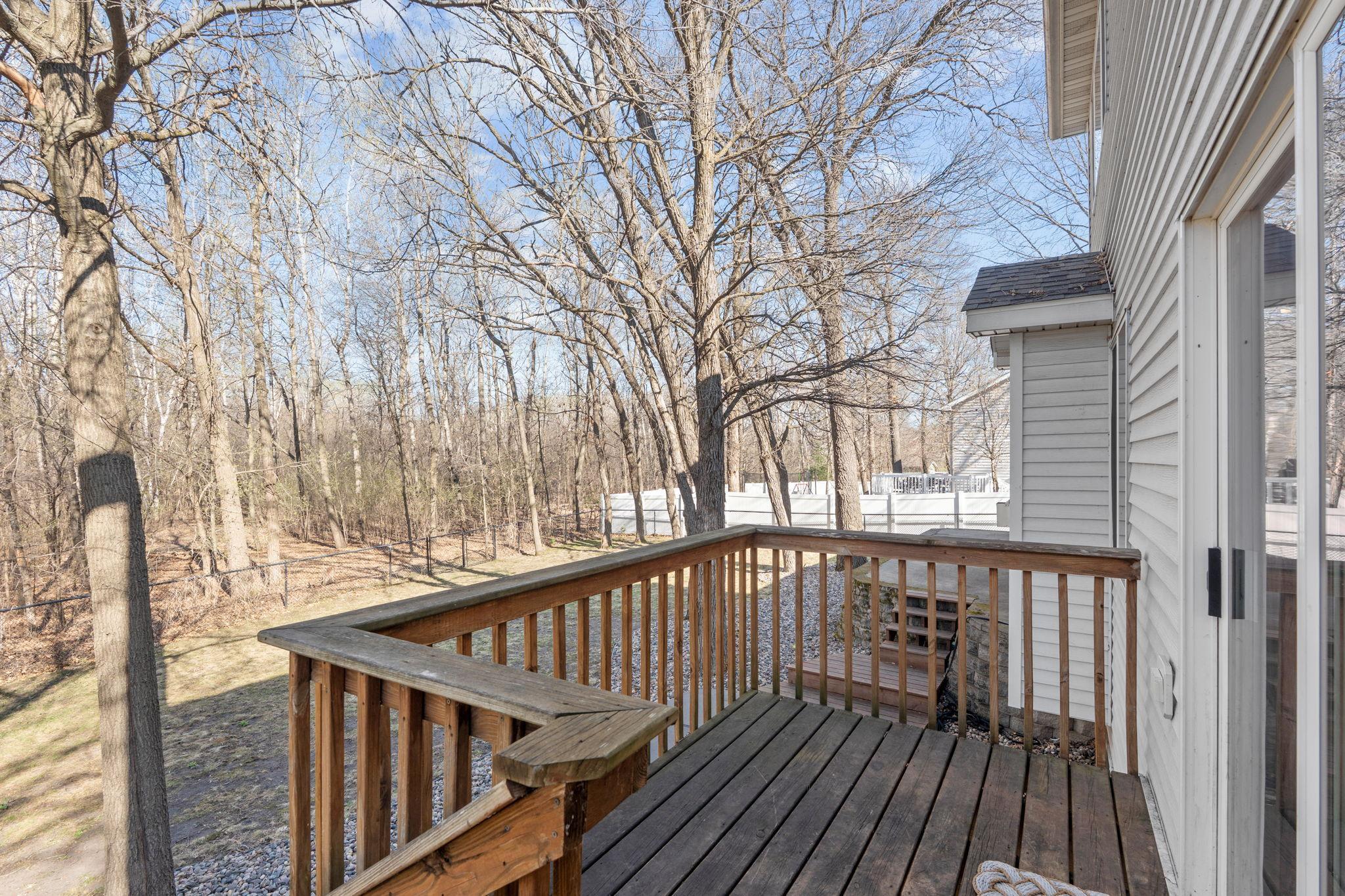 8-web-or-mls-615 Oakwood Dr-8.jpg