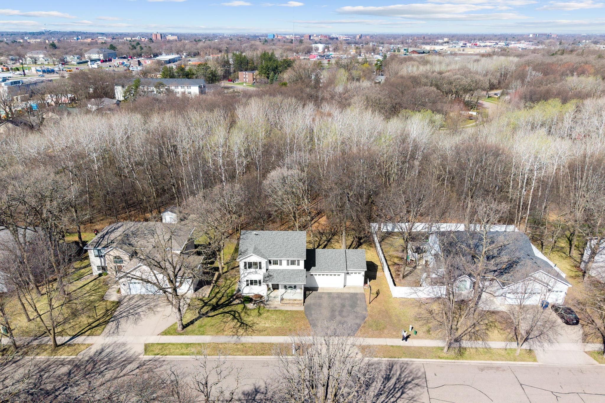 13-web-or-mls-615 Oakwood Dr-13.jpg