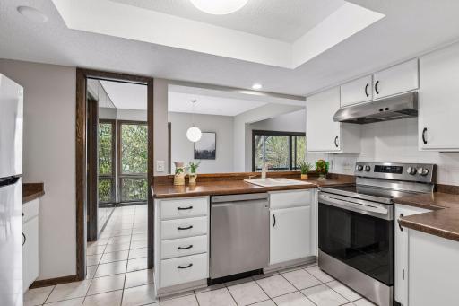 6115 Lincoln Drive, 353, Minneapolis, MN 55436