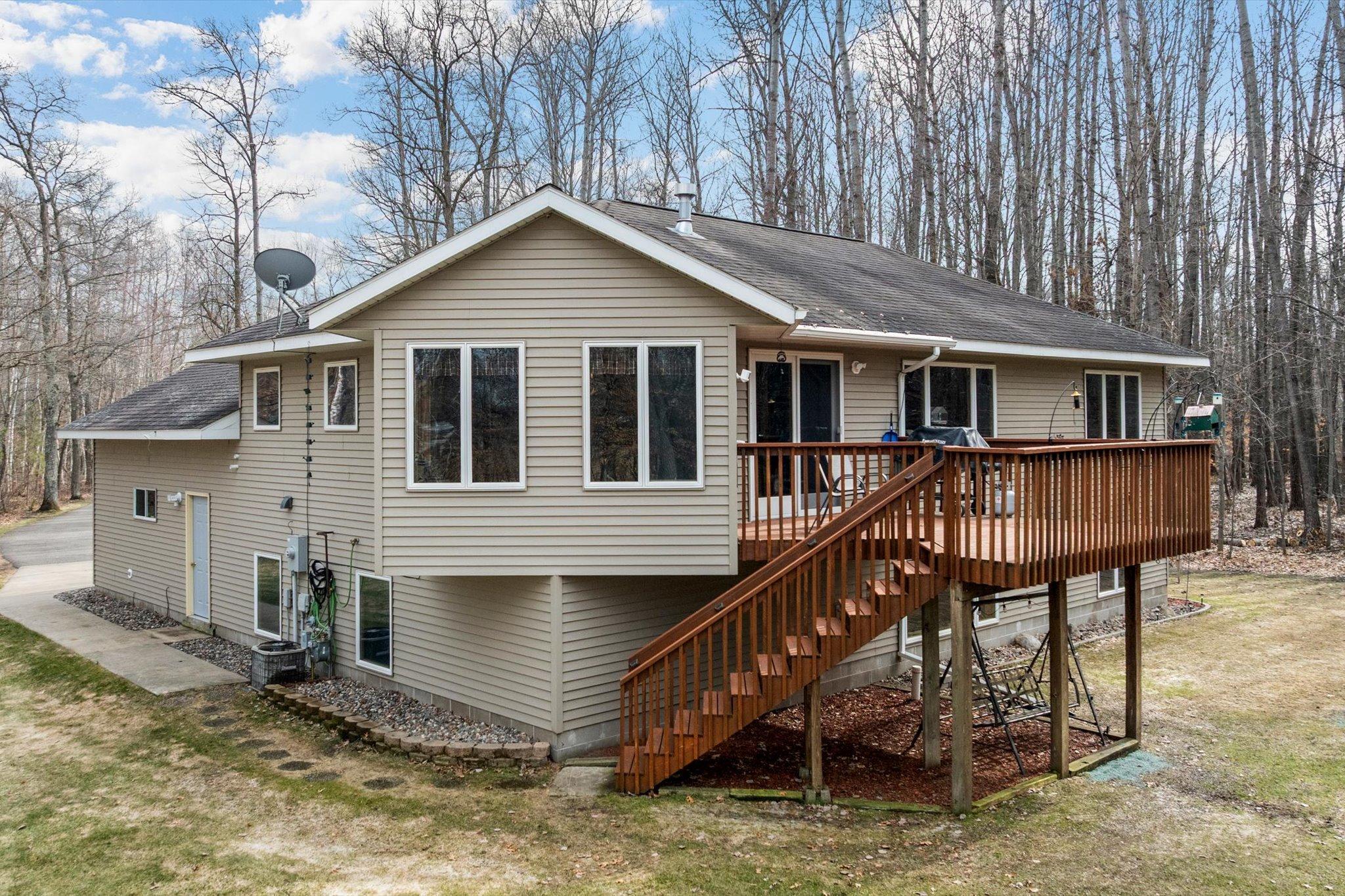 Large Deck for entertaining