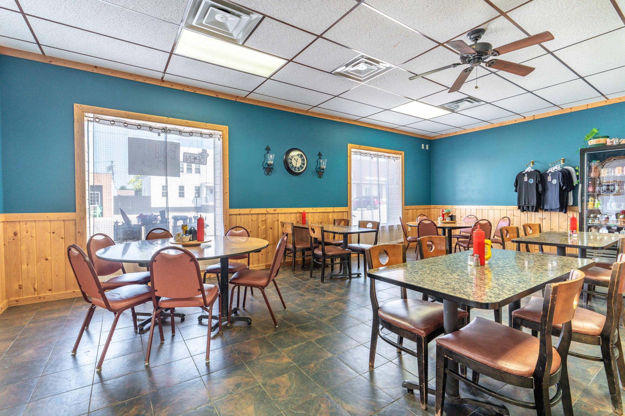 117 Main Ave W Hoffman-211.jpg