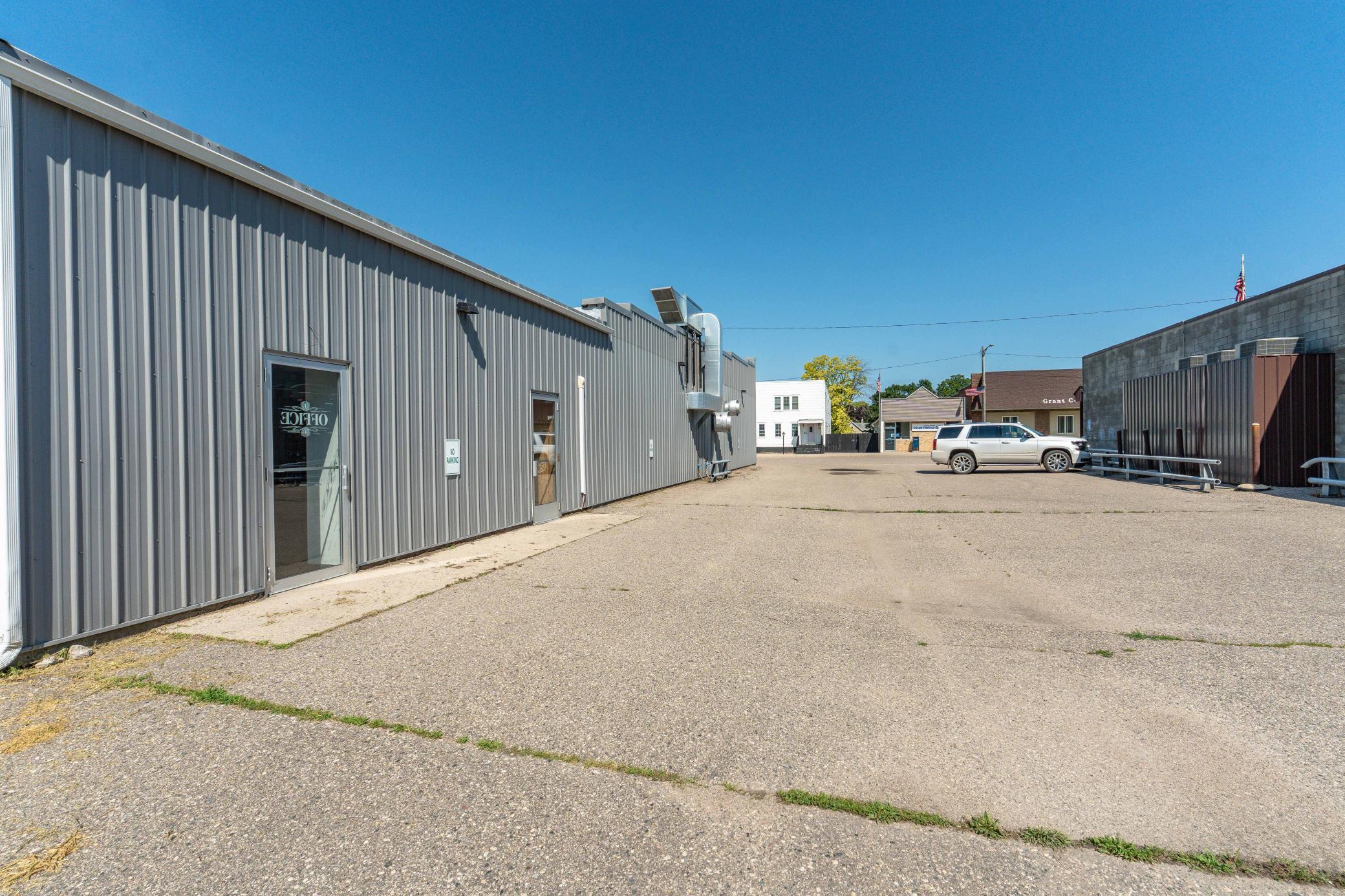 117 Main Ave W Hoffman-110.jpg