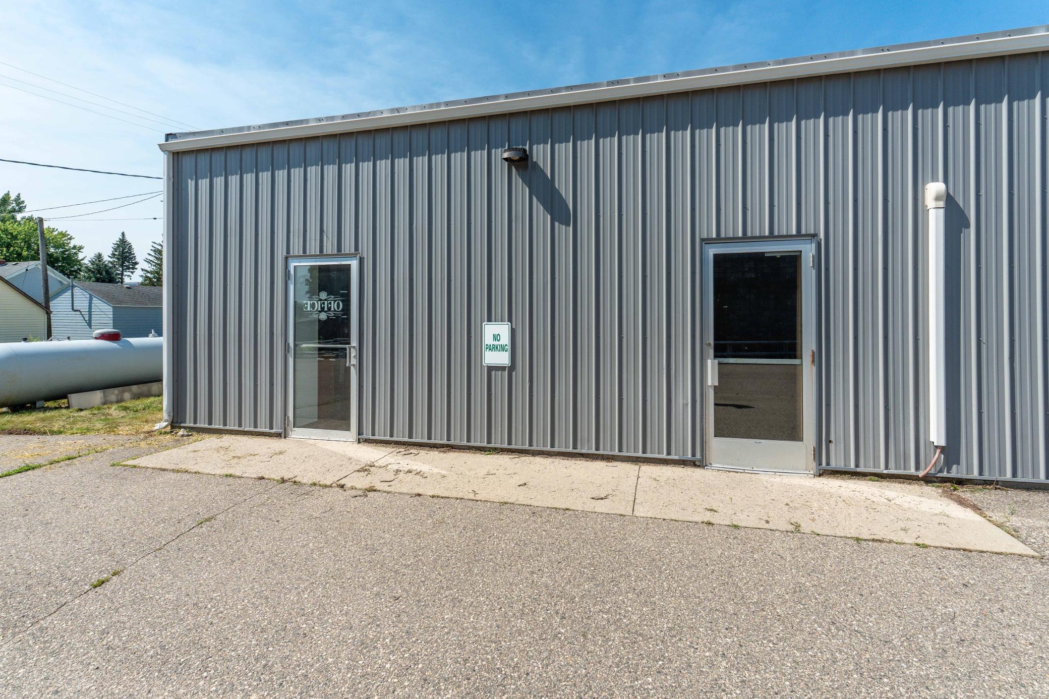 117 Main Ave W Hoffman-109.jpg