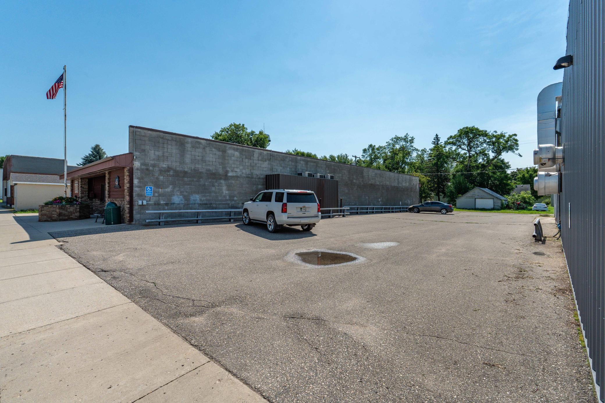117 Main Ave W Hoffman-107.jpg