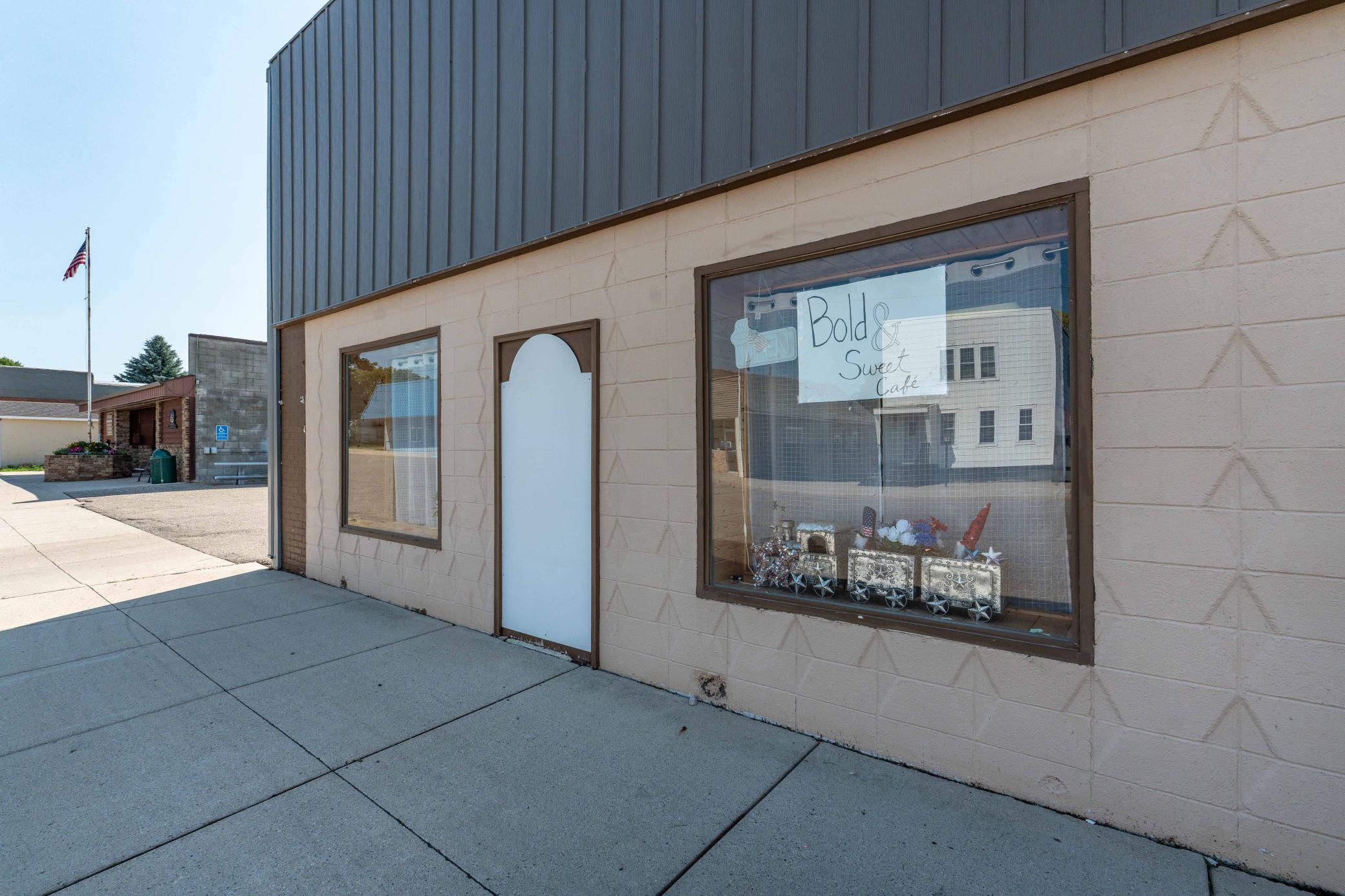 117 Main Ave W Hoffman-105.jpg