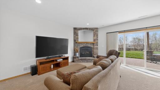 6389 Summit Pointe Road NW, Rochester, MN 55901