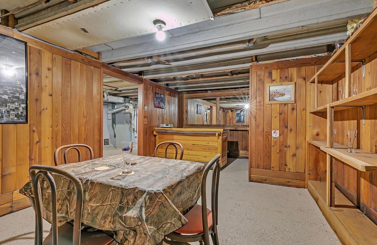 Basement Bar/bonus room