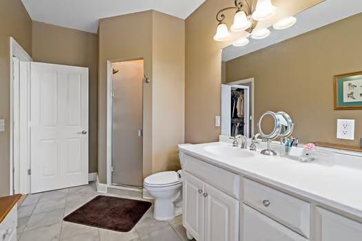 Note the separate shower