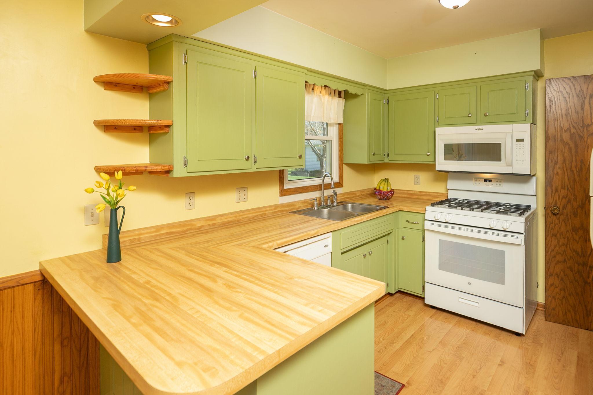 11-web-or-mls-11-Kitchen.jpg