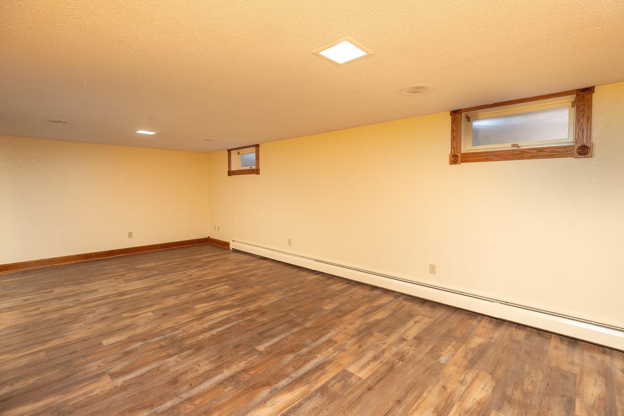 21-web-or-mls-21-Family Room.jpg