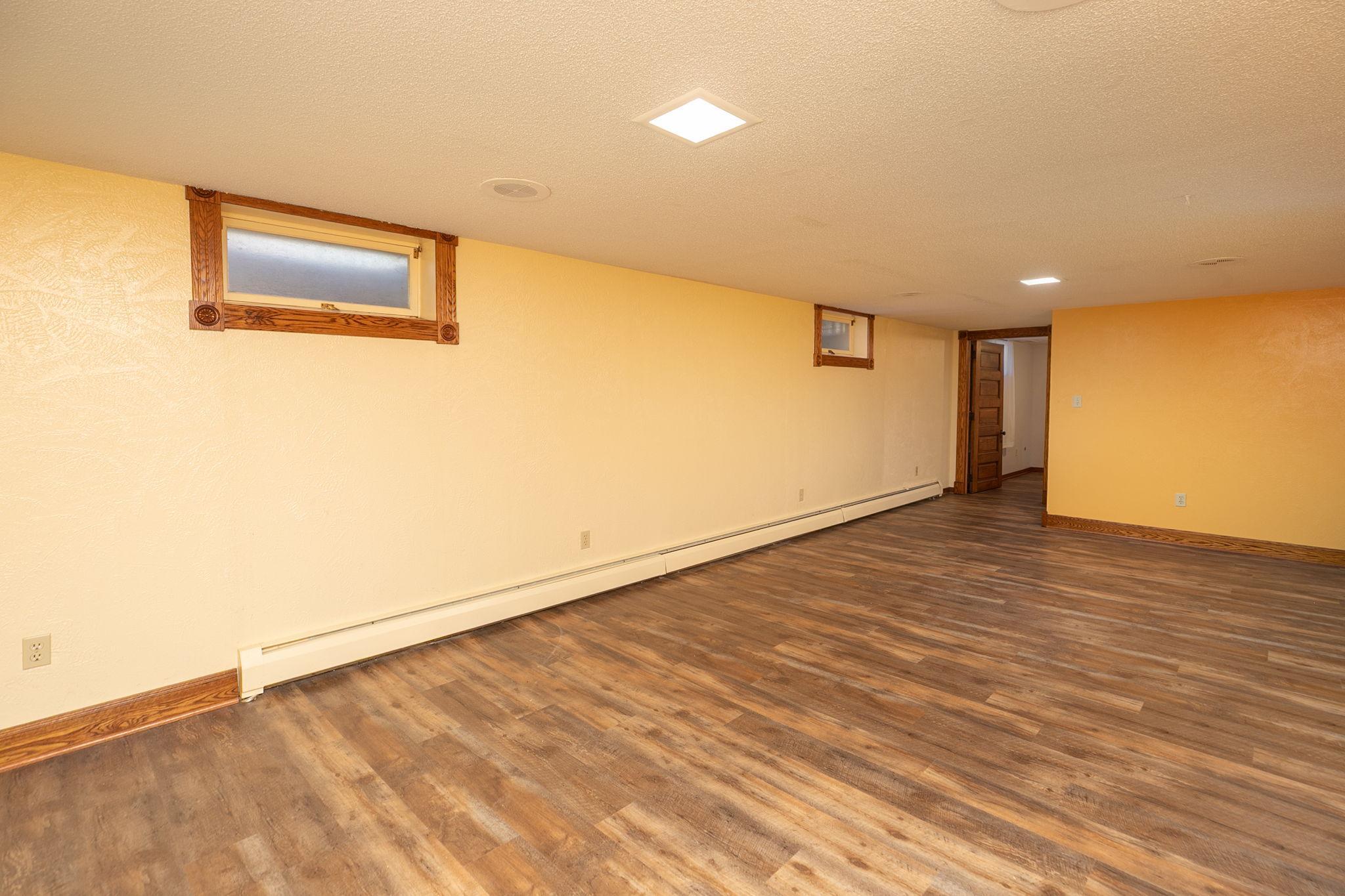 22-web-or-mls-22-Family Room.jpg