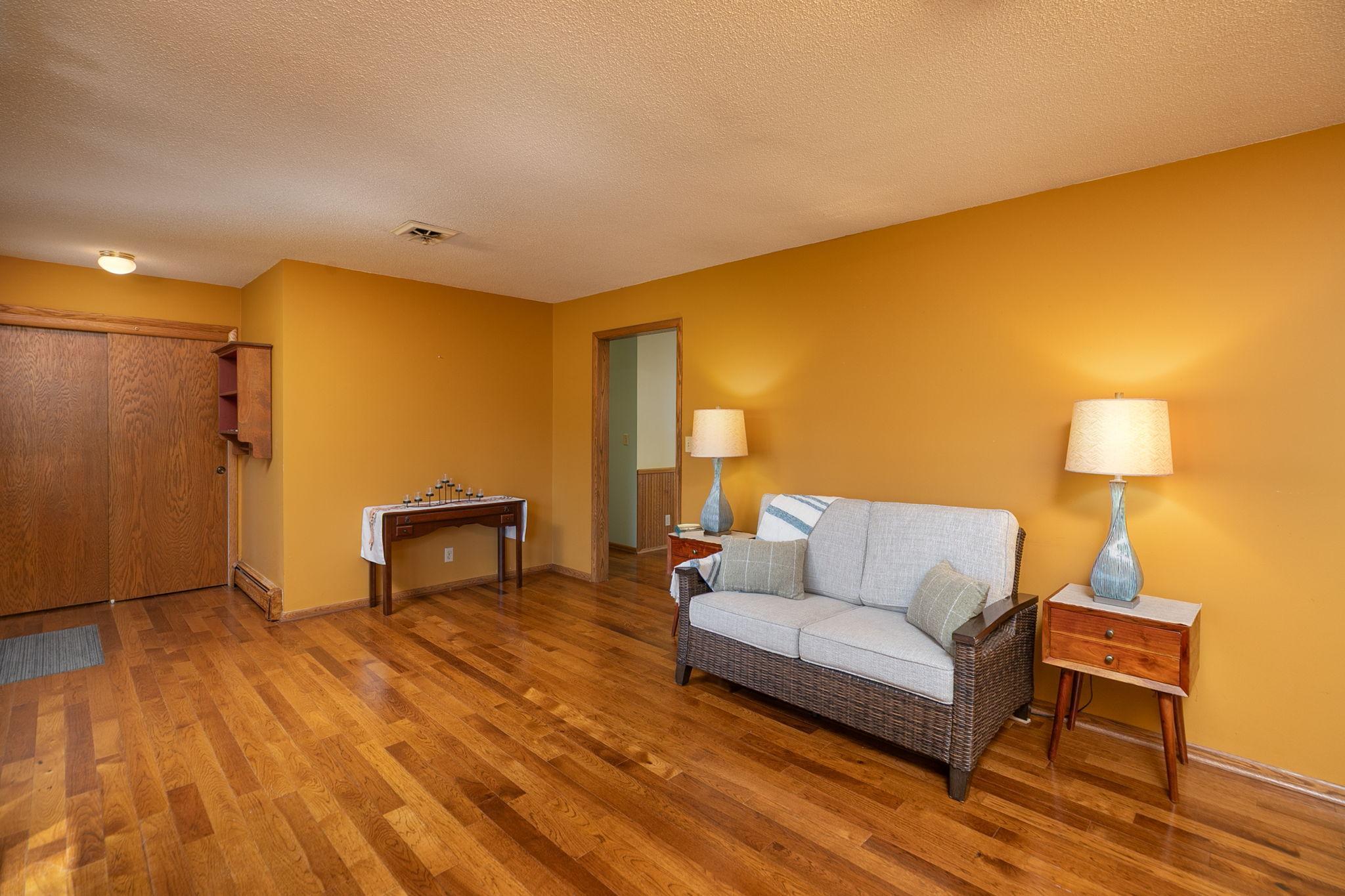6-web-or-mls-06-Living Room.jpg