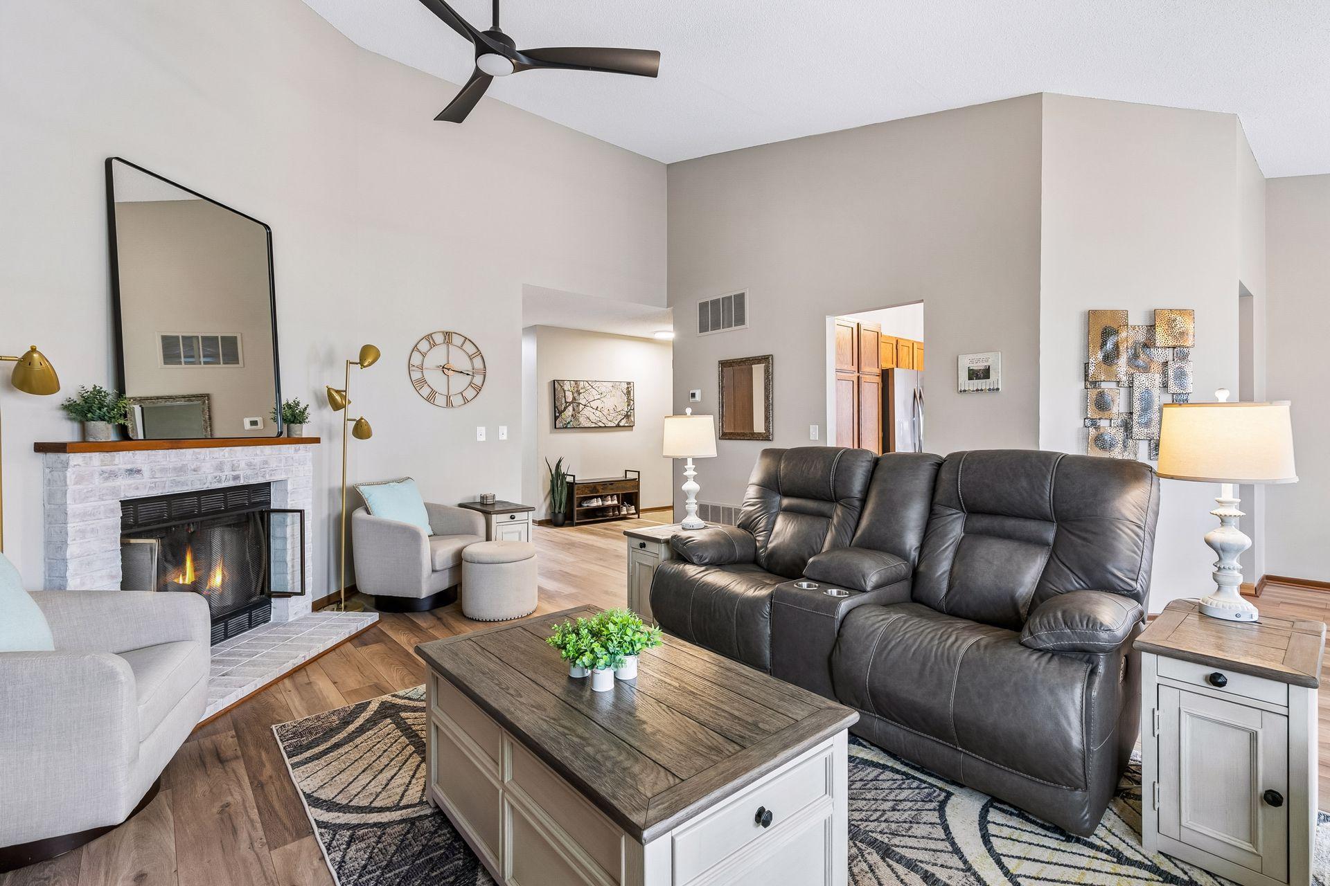 3563 Blue Jay Way - Spacecrafting - 0008.jpg