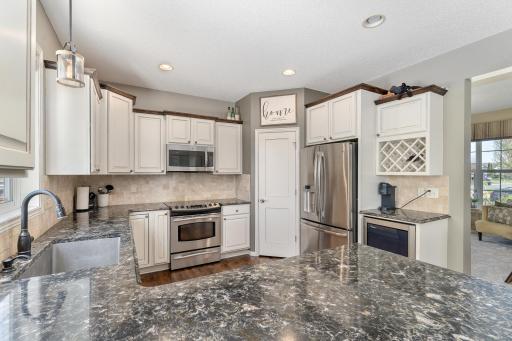 924 Ivy Hills Road, Belle Plaine, MN 56011