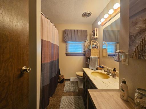 Main floor full bath