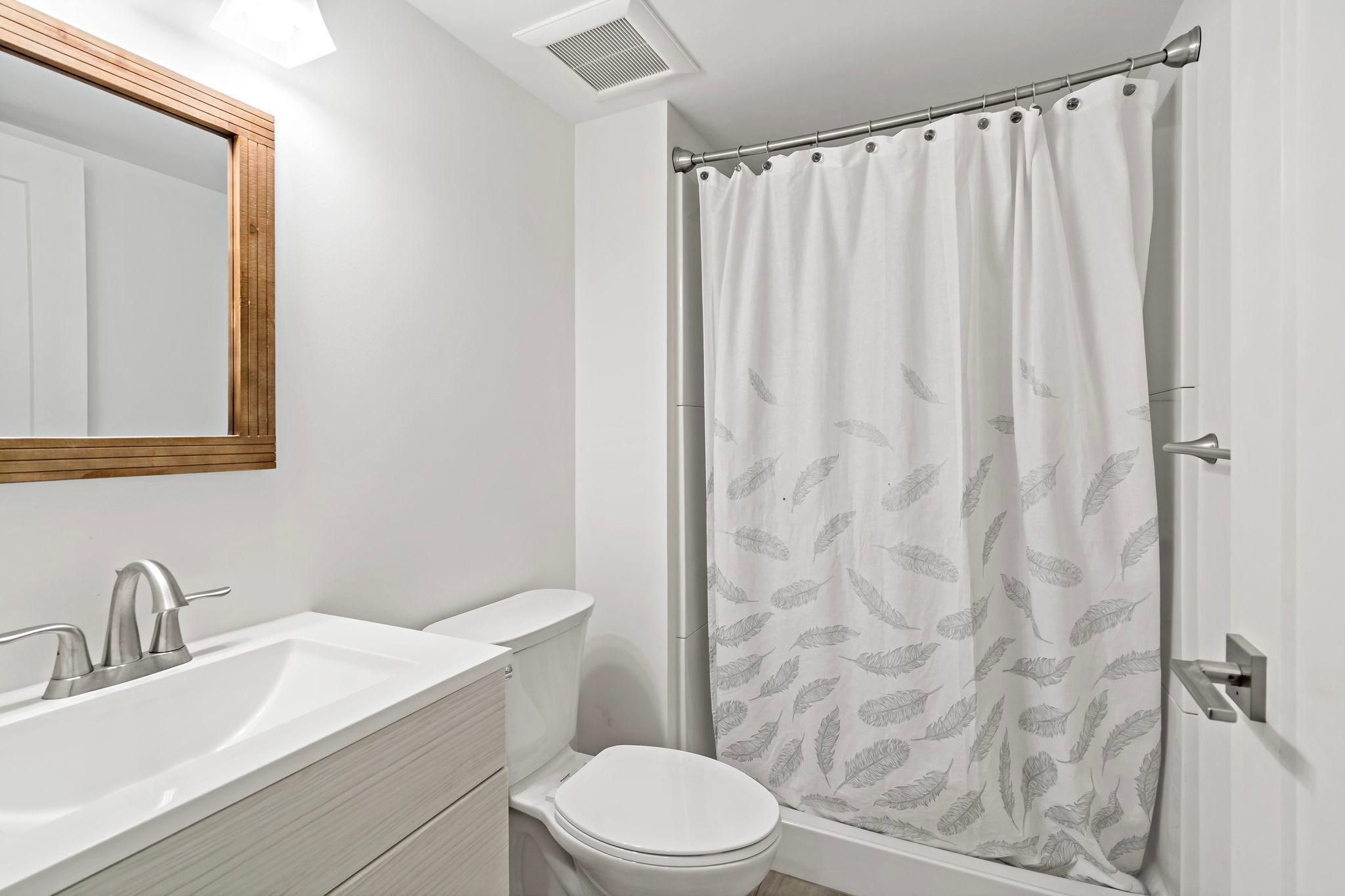 Updated lower level 3/4 bath