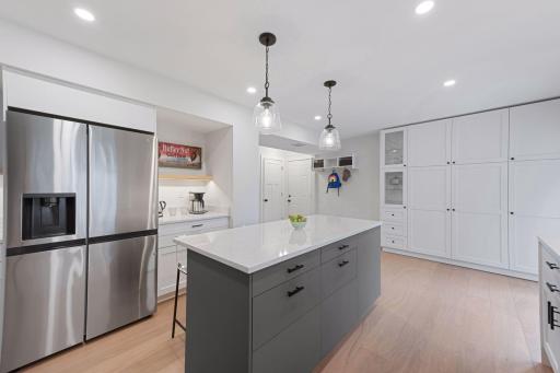4921 Trillium Lane, Edina, MN 55435