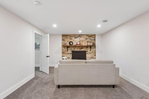 4921 Trillium Lane, Edina, MN 55435