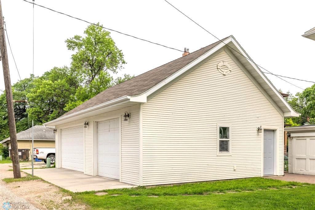 Newer 3 stall garage