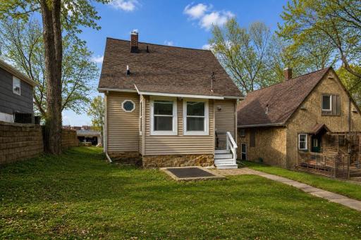 407 E Pleasant Street, Mankato, MN 56001