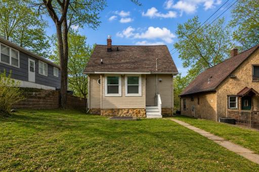 407 E Pleasant Street, Mankato, MN 56001