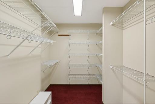 7910 W Park Hills Drive, Bloomington, MN 55438