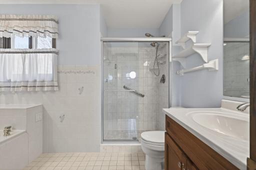 7910 W Park Hills Drive, Bloomington, MN 55438