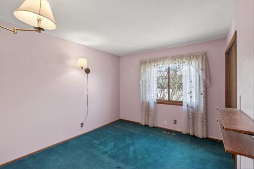 7910 W Park Hills Drive, Bloomington, MN 55438