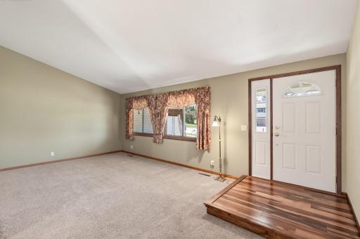 7910 W Park Hills Drive, Bloomington, MN 55438